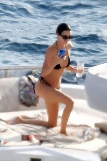 Full leaked Kendall jenner  page private onlyfans photo