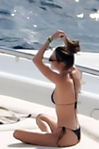 Full leaked Kendall jenner private onlyfans photo