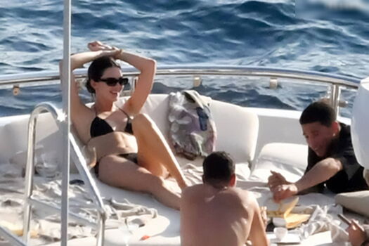 Full leaked Kendall jenner private onlyfans photo