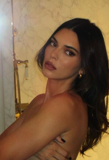 Full leaked Kendall jenner kendall jenner private onlyfans photo
