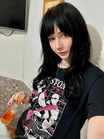 Full leaked Kenizinea page private onlyfans photo