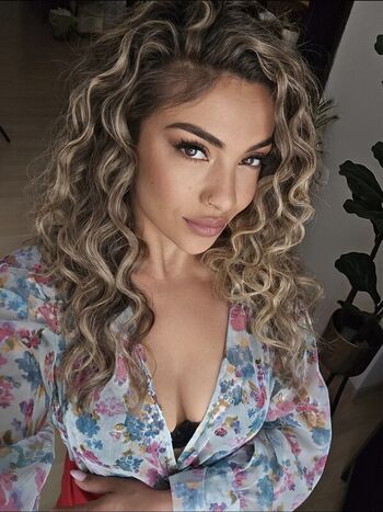 Full leaked Kenza del cairo private onlyfans photo
