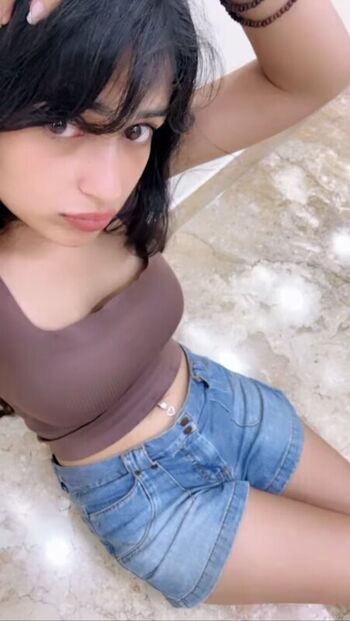 Full leaked Khushi maheshwari private onlyfans photo