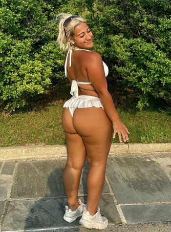 Full leaked Kiaralise private onlyfans photo
