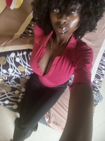 Full leaked Kikiolaola private onlyfans photo