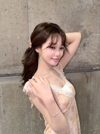 Full leaked Kim chaewon private onlyfans photo