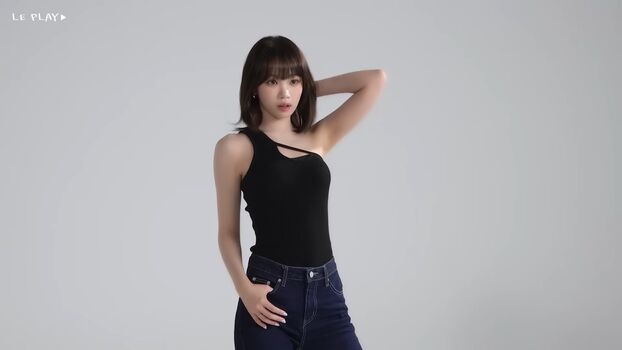 Kim Chaewon