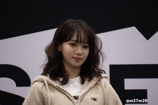 Kim Chaewon 김채원 [Le Sserafim]