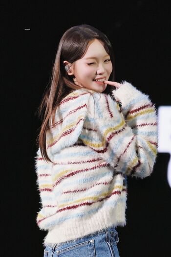 Kim Chaewon 김채원 [Le Sserafim]