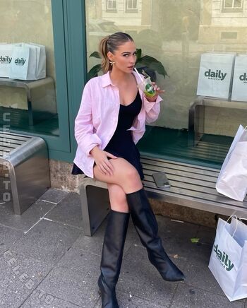 Kim Sara