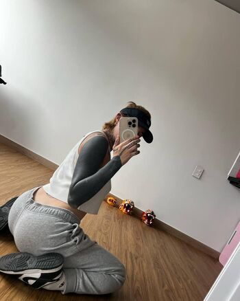 Full leaked Kindalatina private onlyfans photo