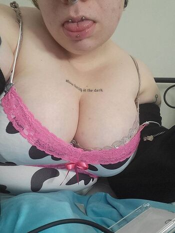 Full leaked Kinkycapy private onlyfans photo
