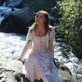 Full leaked Emma nova/ private onlyfans photo