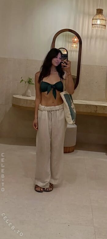 Full leaked Kira kosarin  page private onlyfans photo