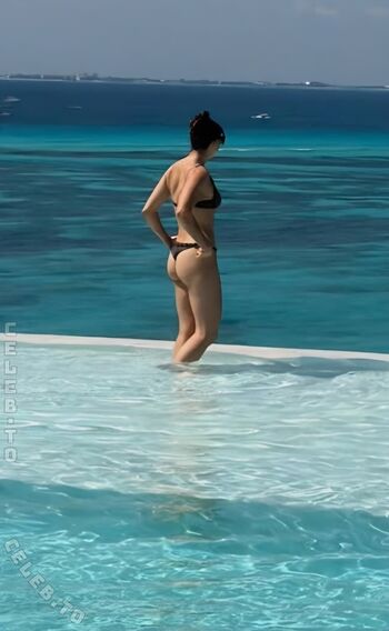 Full leaked Kira kosarin  page private onlyfans photo