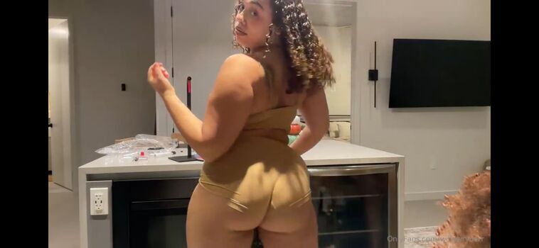 Full leaked Kira perez private onlyfans photo
