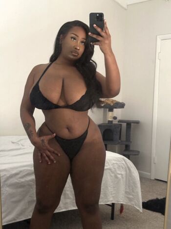 Full leaked Kissesfromlina private onlyfans photo