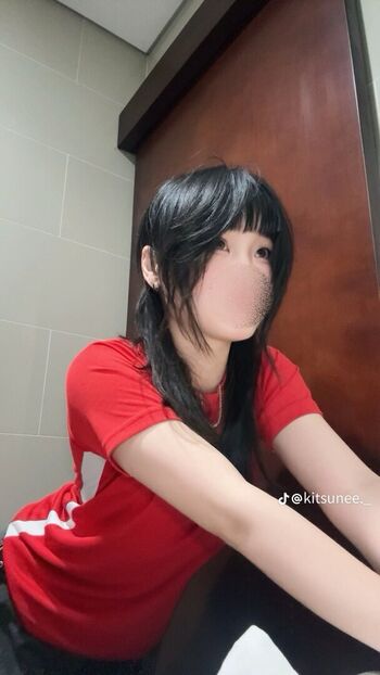 Full leaked Kitsune private onlyfans photo