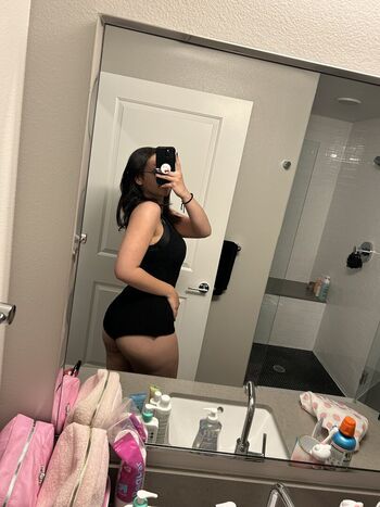 Full leaked Kittygirlguts private onlyfans photo