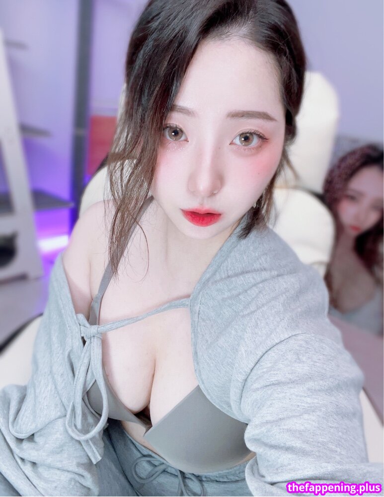 Kkoduengeo 누드 OnlyFans 사진 #5