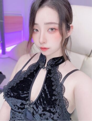 Full leaked Kkoduengeo private onlyfans photo