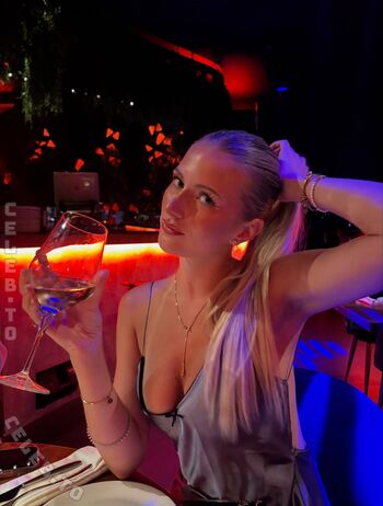 Full leaked Klari oe private onlyfans photo