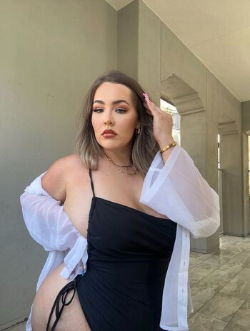 Full leaked Klivinglife page private onlyfans photo