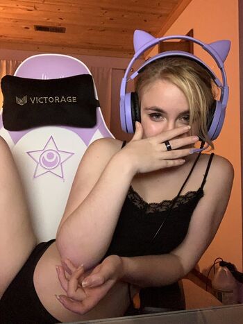 Full leaked Klutzykitty private onlyfans photo
