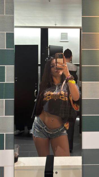 Full leaked Knbbyknees private onlyfans photo