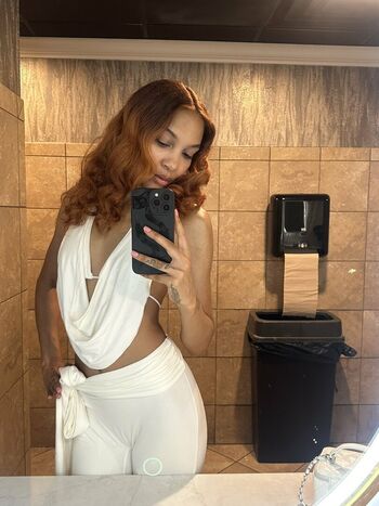 Full leaked Korynaaa private onlyfans photo