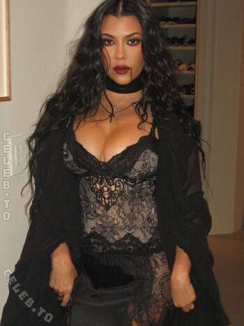 Full leaked Kourtney kardashian private onlyfans photo