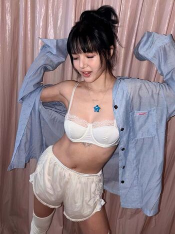Full leaked Kpop girls page private onlyfans photo