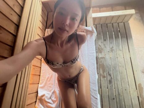 Full leaked Kpop girls private onlyfans photo