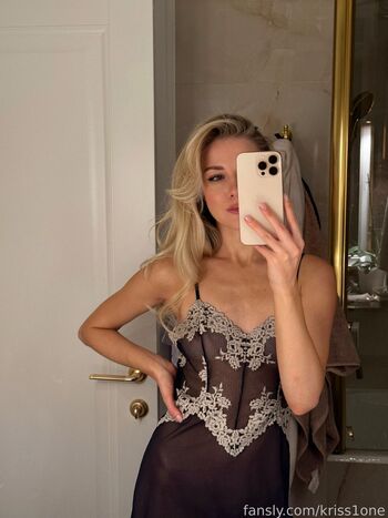 Full leaked Krissone page private onlyfans photo