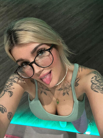 Full leaked Kunshikitty private onlyfans photo