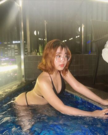 Full leaked Kwinbih private onlyfans photo