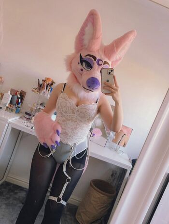 Full leaked Kyarafennec private onlyfans photo