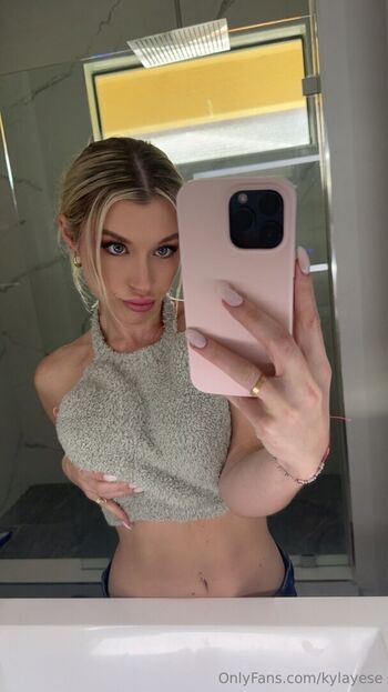 Full leaked Kylayese page private onlyfans photo