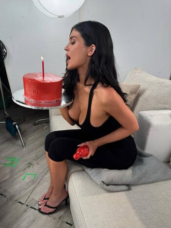 Full leaked Kylie jenner private onlyfans photo