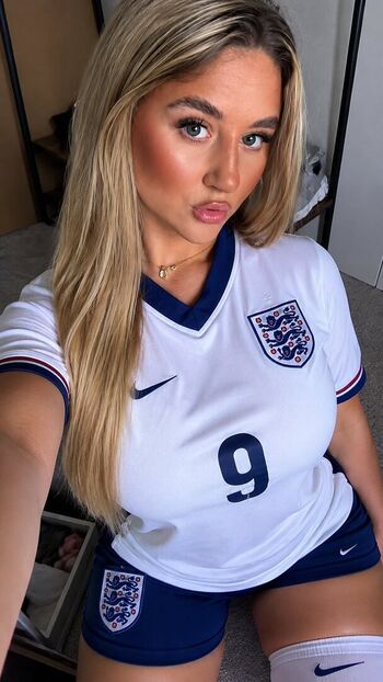 Full leaked L u c i f a i r page private onlyfans photo