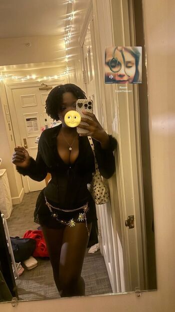 Full leaked Lrdhavemercii private onlyfans photo