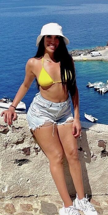Full leaked La la laura page private onlyfans photo