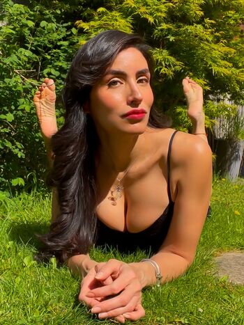 Full leaked La layana rous page private onlyfans photo