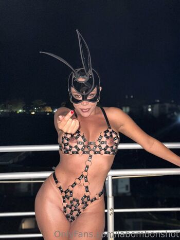 Full leaked Labombonshot private onlyfans photo