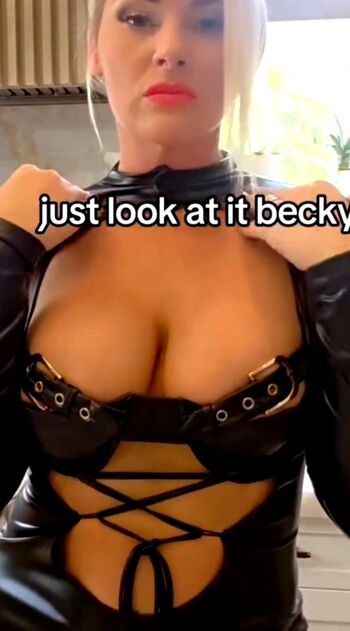 Lacey Evans