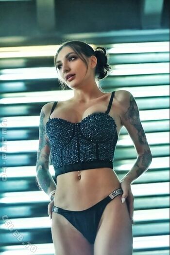 Full leaked Ladyholes private onlyfans photo