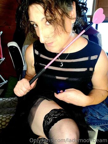 Full leaked Ladymoonbeam private onlyfans photo