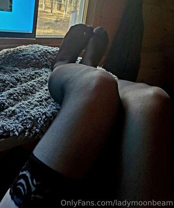 Full leaked Ladymoonbeam private onlyfans photo
