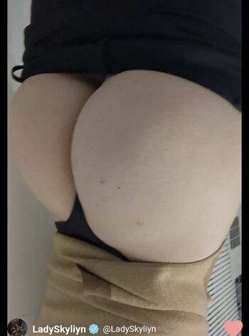 Full leaked Ladyskyliyn private onlyfans photo