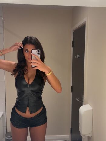 Full leaked Laila abadi private onlyfans photo